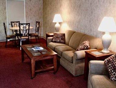 Super 8 By Wyndham Traverse