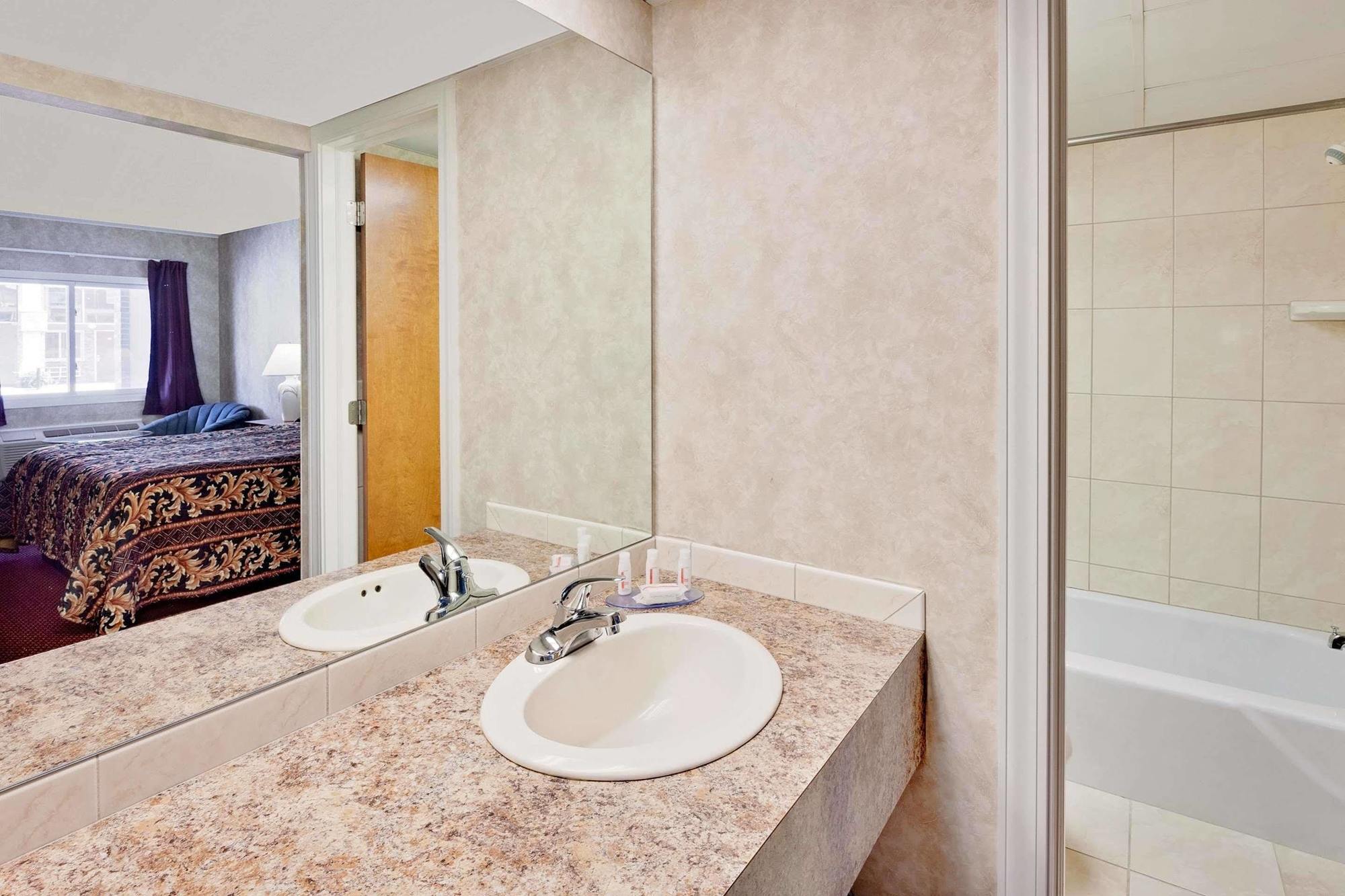 Super 8 By Wyndham Traverse 2* Traverse City