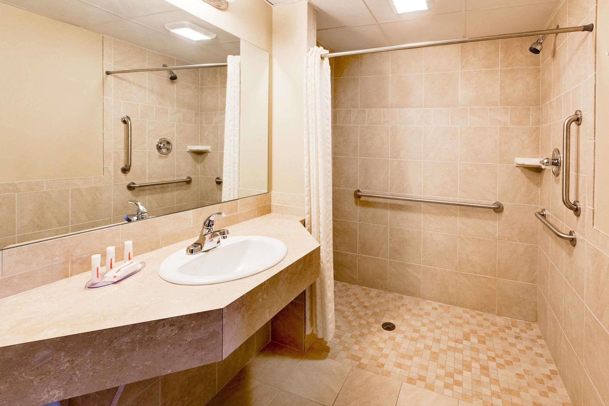 Super 8 By Wyndham Traverse 2* Traverse City