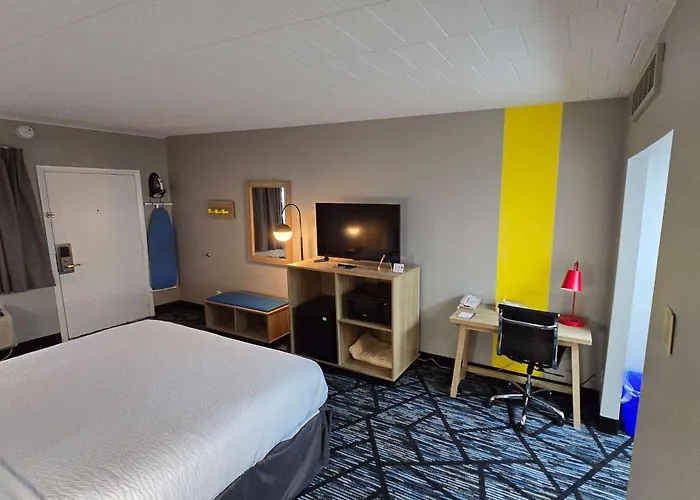 Super 8 By Wyndham Traverse City