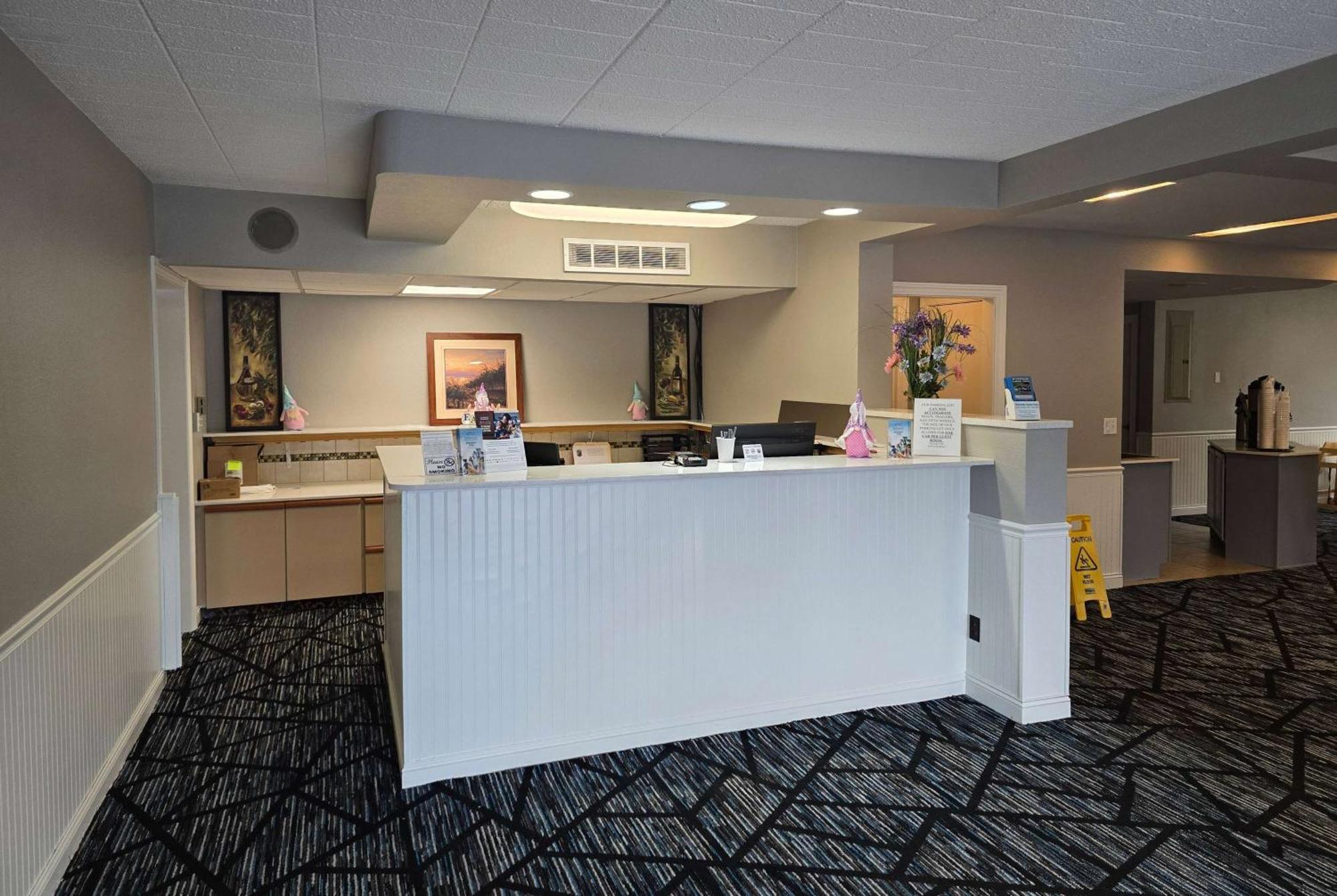 Hotel Super 8 By Wyndham Traverse